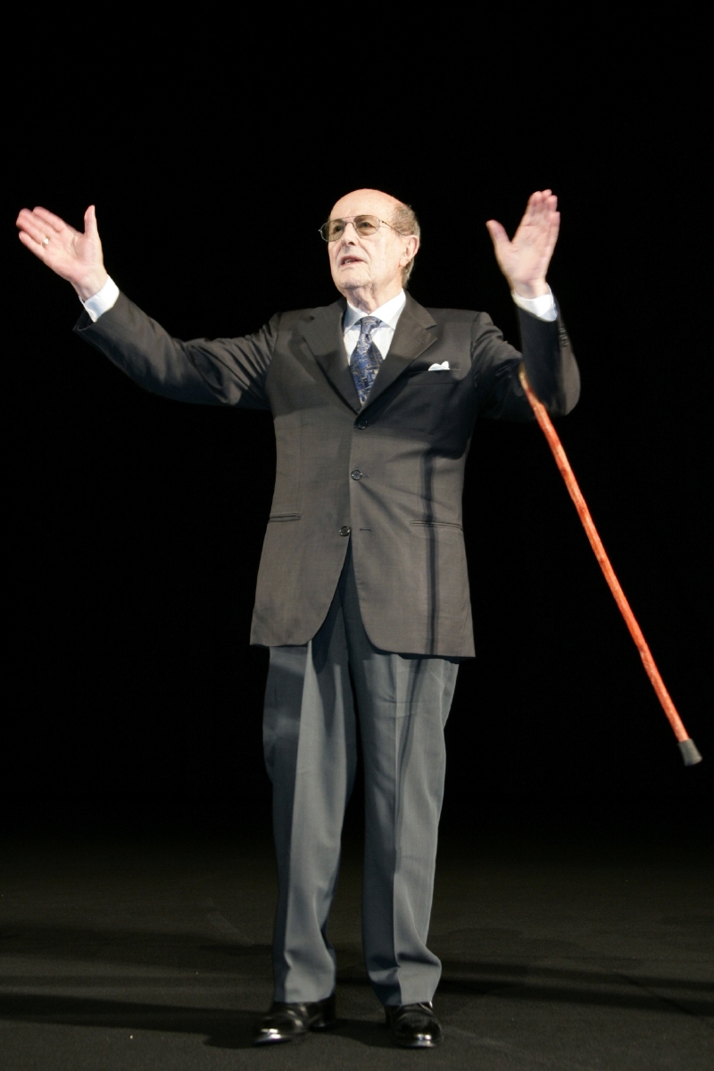 Nejstarší aktivní režisér a scenárista na světě, Portugalec Manoel de Oliveira (na snímku z roku 2008). Nejstarší aktivní režisér a scenárista na světě, Portugalec Manoel de Oliveira (na snímku z roku 2008).