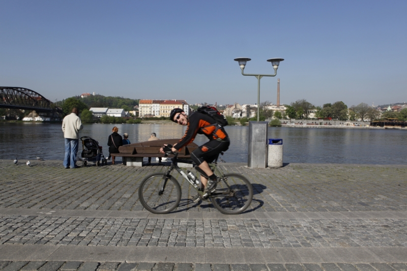 Pro cyklisty je na náplavce připraven bohatý program (ilustrační foto).