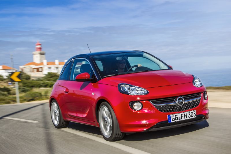 Vylézt z červených čísel má značce pomoci i model Opel Adam.