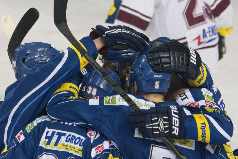 Obrovská radost hokejistů Komety Brno.