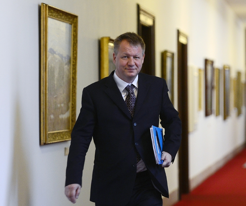 Ministr zdravotnictví Svatopluk Němeček (ČSSD) se chystá vládě předložit návrh ohledně možných úspor ve svém resortu.