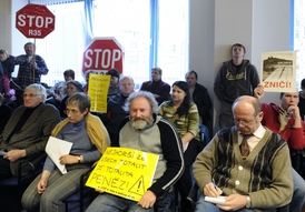 Protest proti výstavbě rychlostní silnice R35 v Českém ráji (2009).
