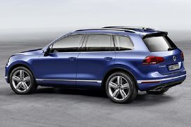 Plynulé boční linie velkého SUV.