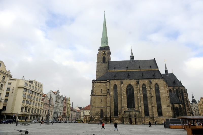 Chrám sv. Bartoloměje na náměstí Republiky v Plzni.