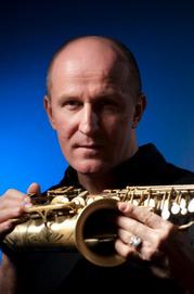 Saxofonista Ivan Myslikovjan.