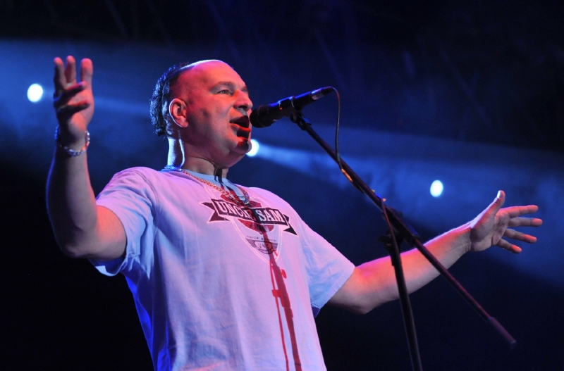 Frontman kapely Tři sestry Lou Fanánek Hagen. Frontman kapely Tři sestry Lou Fanánek Hagen.