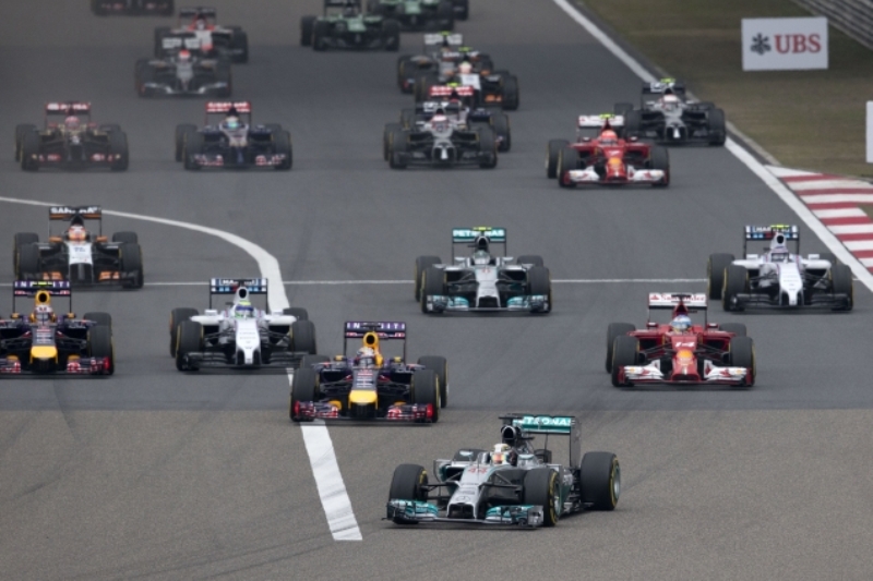 Velkou cenu Číny ovládl Brit Lewis Hamilton.