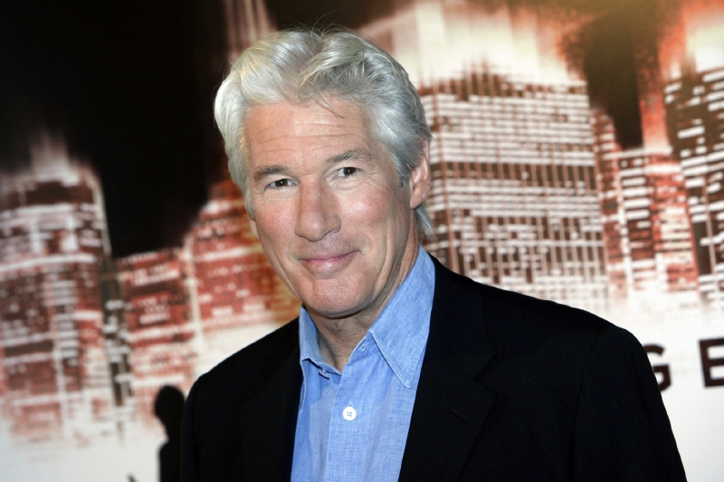 Richard Gere má mladou milenku.
