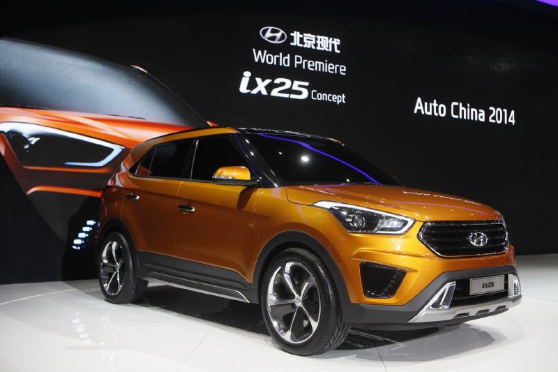 Hyundai ix25 zatím jako koncept, ale sériová výroba na sebe nenechá dlouho čekat.