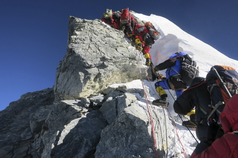 Bez podpory šerpů je pro většinu z výprav nemožné vrcholu Mount Everestu dosáhnout.