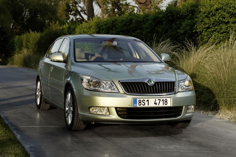 Fabii na pozici nejprodávanějšího vozu vystřídala Škoda Octavia.