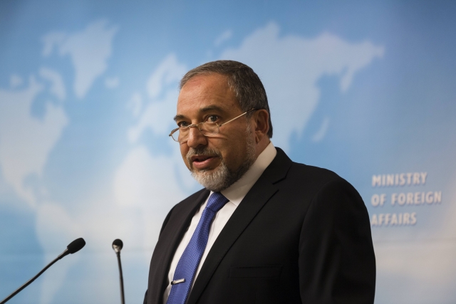 Izraelský ministr zahraničí Avigdor Lieberman o konci rozhovorů s Palestinci mluvil už dříve. Izraelský ministr zahraničí Avigdor Lieberman o konci rozhovorů s Palestinci mluvil už dříve.
