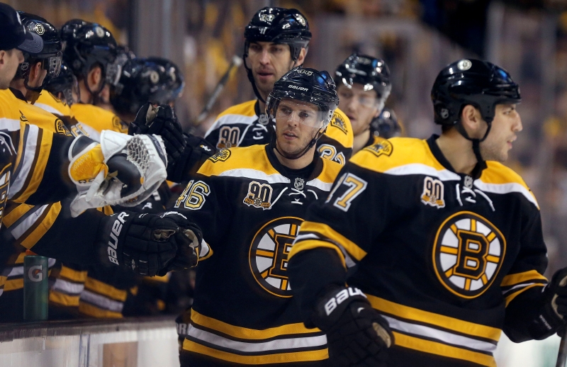 David Krejčí, hvězda hokejistů Bostonu. David Krejčí, hvězda hokejistů Bostonu.
