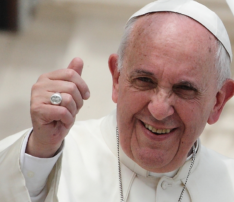 Papež František - sympatický ušoun z Vatikánu. Papež František - sympatický ušoun z Vatikánu.