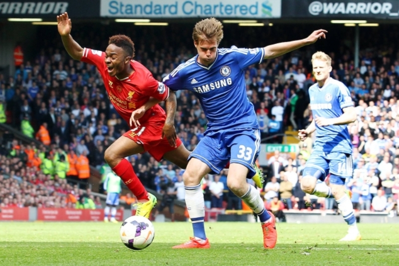 Český obránce Tomáš Kalas (vpravo) si odbyl premiéru v základní sestavě Chelsea. Český obránce Tomáš Kalas (vpravo) si odbyl premiéru v základní sestavě Chelsea.