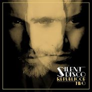 Třetí album si s country pohrává i na obalu.