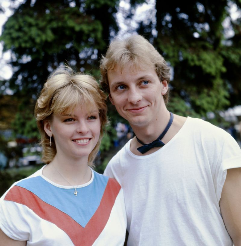 Iveta v roce 1985, kdy se proslavila hitem Knoflíky lásky. Ty nazpívala se zpěvákem Petrem Sepéšim.