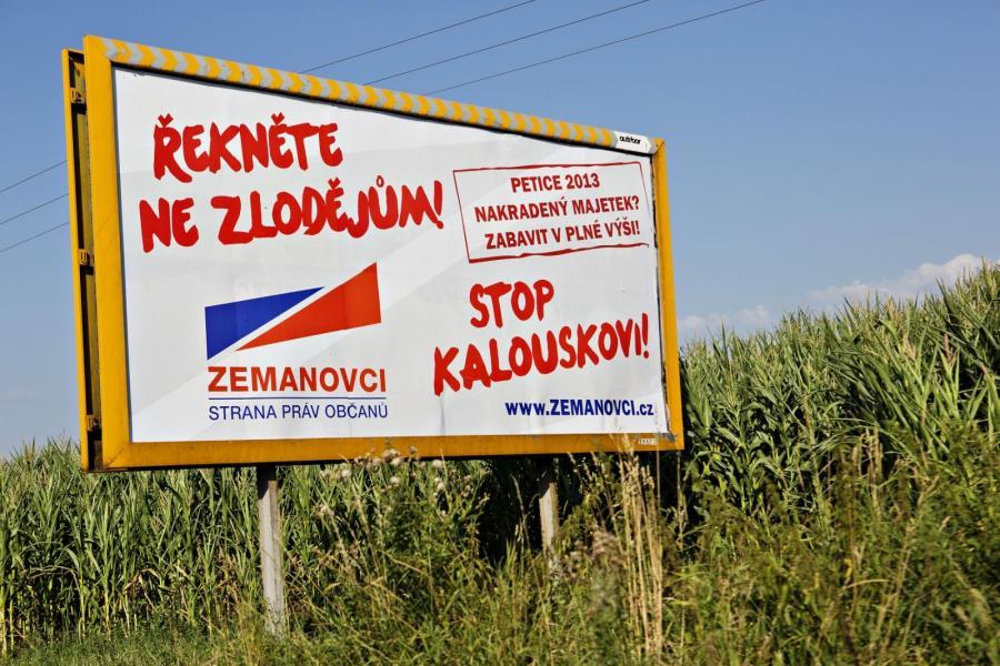 Zemanovci zobrazovali na billboardech Kalouska, neměli k tomu ale smlouvu.