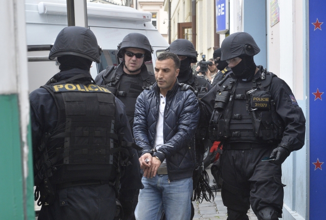 Policie v pátek zasahovala v objektech Islámské nadace u Václavského náměstí a na Černém mostě.