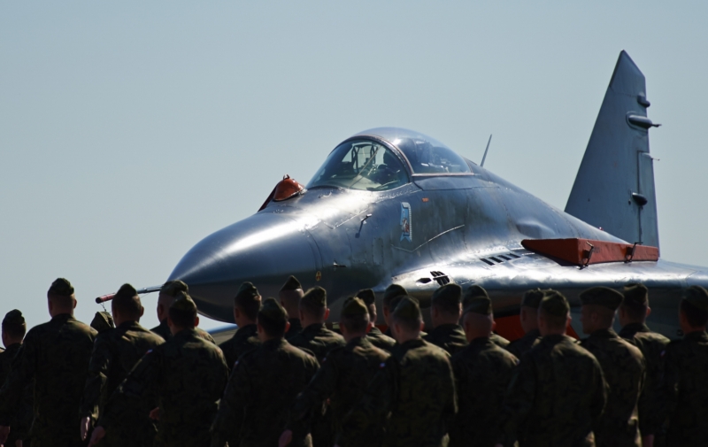 Na letišti v Ämari ve středu přistála čtveřice dánských stíhaček F-16.