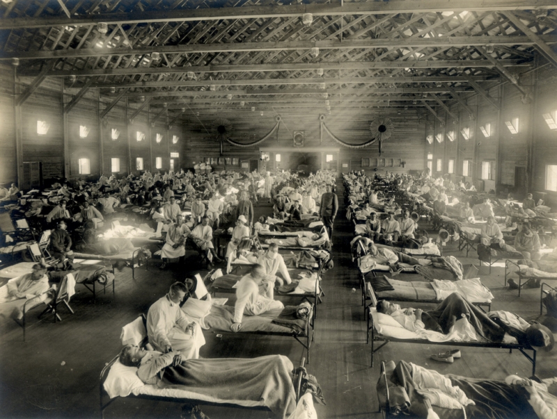Kansaská nemocnice během chřipkové epidemie v roce 1918. Kansaská nemocnice během chřipkové epidemie v roce 1918.