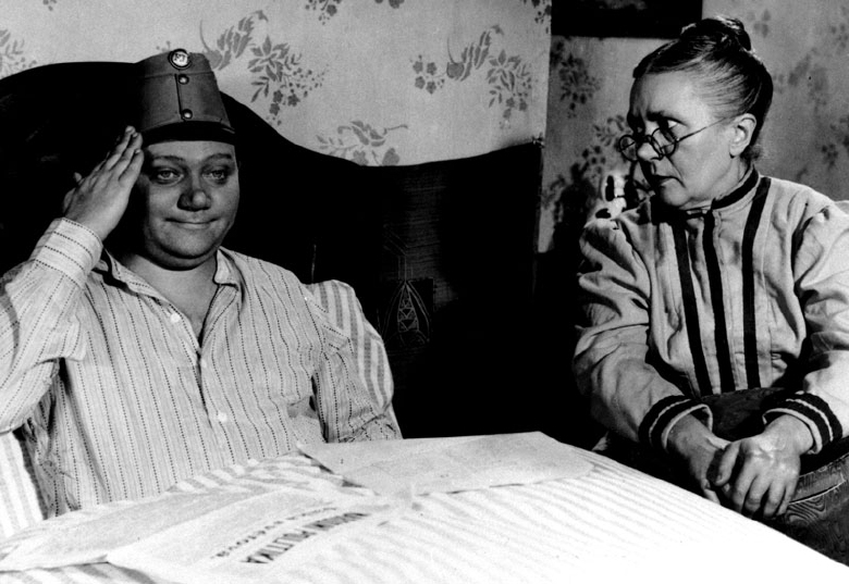 Rudolf Hrušínský v roli Švejka. Rudolf Hrušínský v roli Švejka.