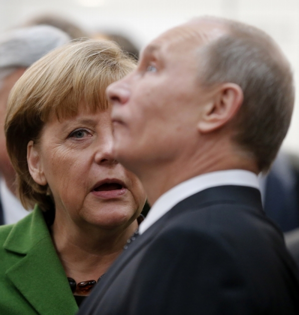 Angela Merkelová a Vladimír Putin. Angela Merkelová a Vladimír Putin.