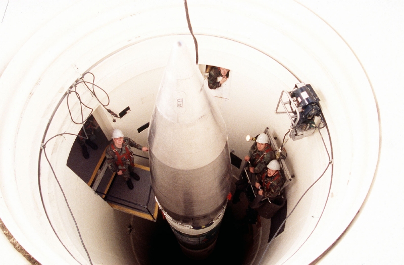 USA modernizovaly svůj atomový arzenál, ale na počítače se nedostalo.