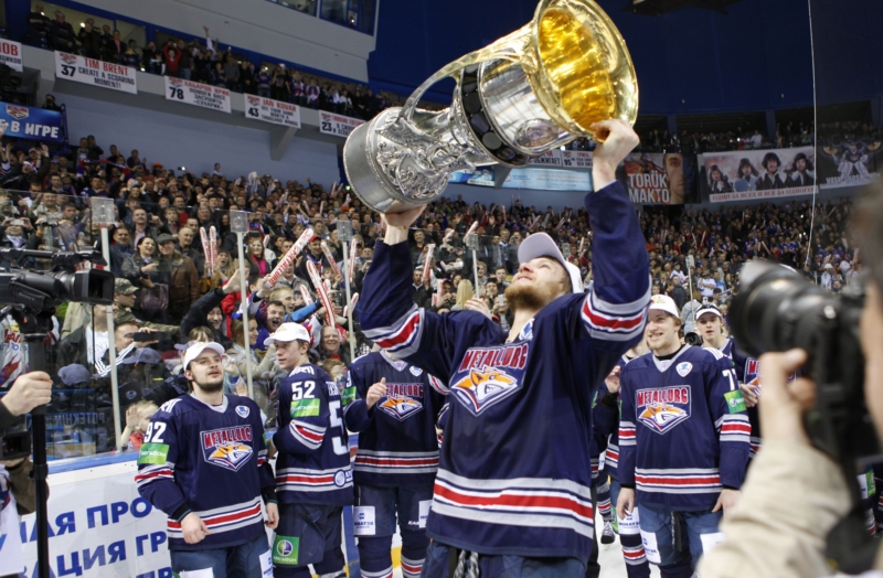 Finále play-off Kontinentální hokejové ligy. Lev Praha prohrál s týmem Metallurg Magnitogorsk 4:7.