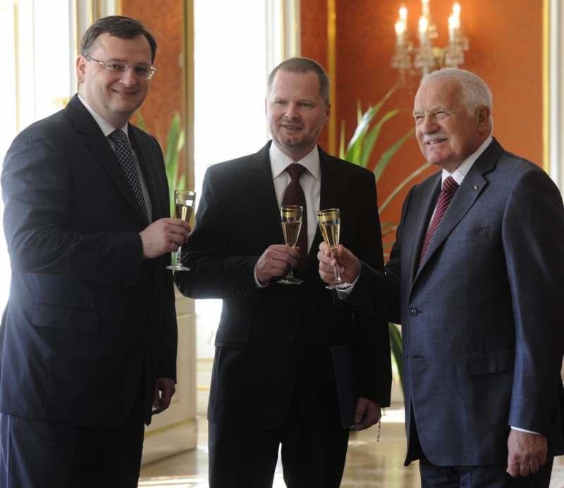 Bývalý premiér Petr Nečas (vlevo), předseda ODS Petr Fiala a exprezident Václav Klaus (2012).