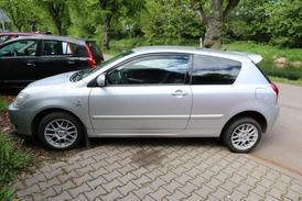 Řidička Toyoty Corolla při couvání v Náchodě usmrtila seniorku.
