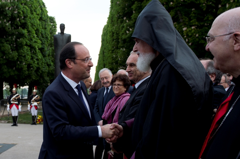 Francouzský prezident François Hollande (vlevo).