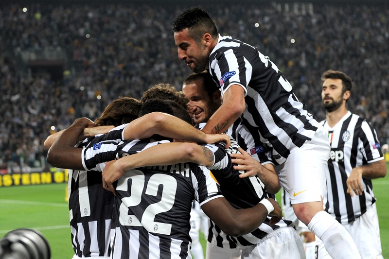 Čerství italští šampioni - fotbalisté Juventusu Turín. Čerství italští šampioni - fotbalisté Juventusu Turín.