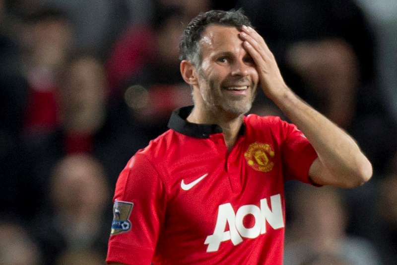 Dočasný hrající trenér fotbalistů Manchesteru United Ryan Giggs stále nemá jasno o své budoucnosti. Dočasný hrající trenér fotbalistů Manchesteru United Ryan Giggs stále nemá jasno o své budoucnosti.
