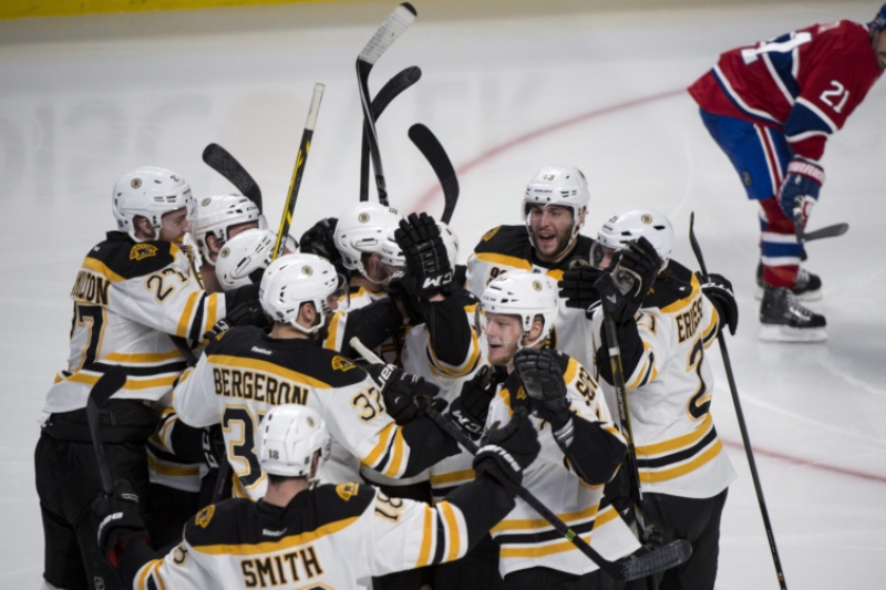 Radost hokejistů Bostonu.