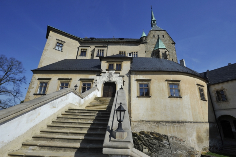 Státní hrad Šternberk na Olomoucku. Hlavní vstup do hradu.
