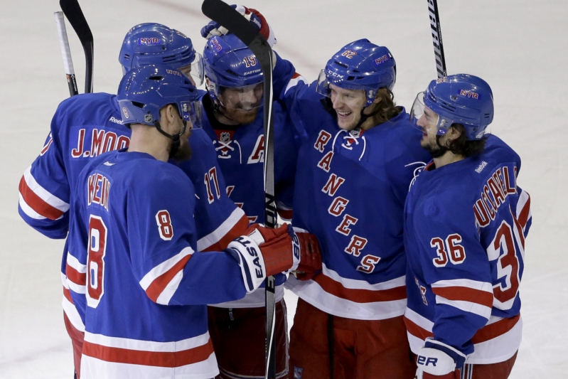 Radost hokejistů New Yorku Rangers. Radost hokejistů New Yorku Rangers.