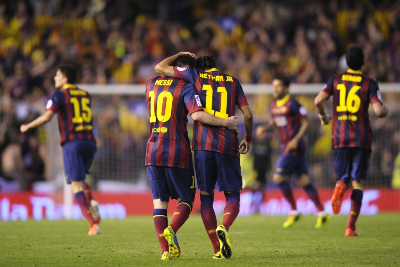 Fotbalisté FC Barcelona Messi a Neymar.