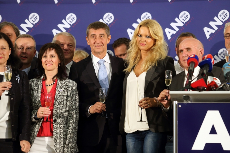 Hnutí ANO by podle průzkumu opět mohlo slavit. Hnutí ANO by podle průzkumu opět mohlo slavit.