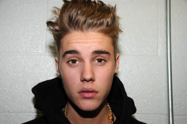 Bieber byl obviněn z pokusu o loupež. Bieber byl obviněn z pokusu o loupež.