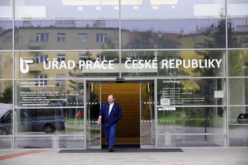 Úřad práce zadává zakázku, která by měla zaměstnávat především mladé lidi (ilustrační foto).
