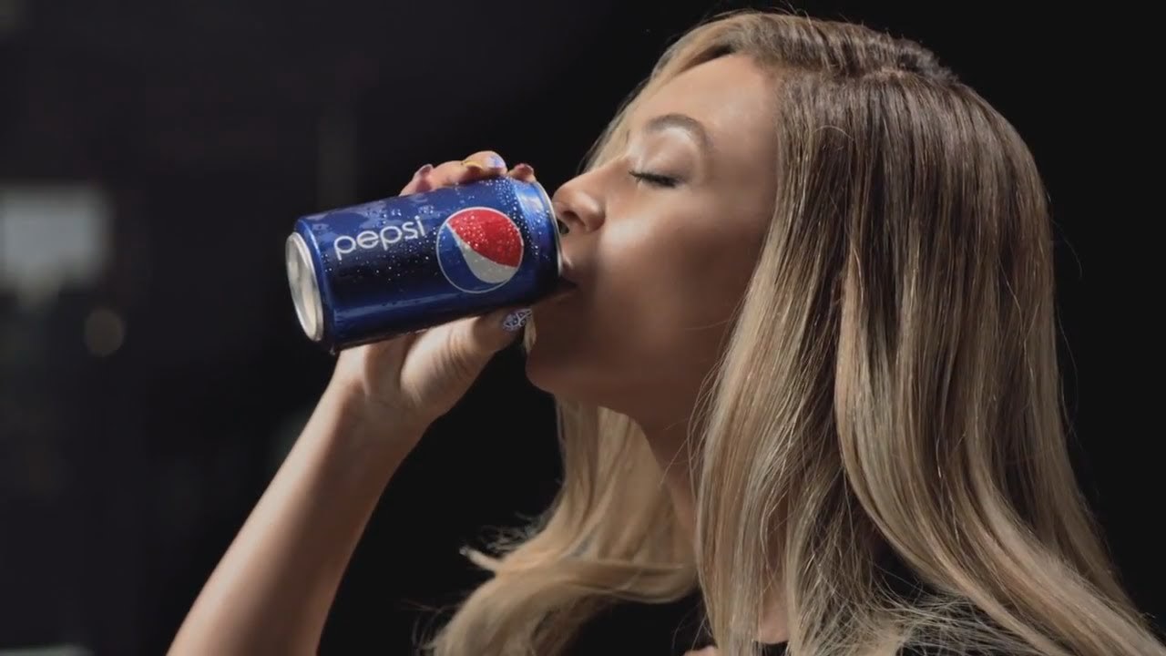 Reklama Pepsi.