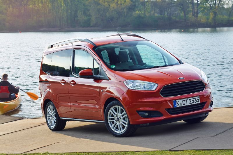 Není pochyb, Tourneo Courier je Ford.