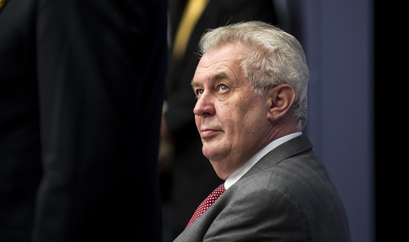 Česká ekonomika není venku z krize, protože jí chybí dostatek investic, řekl Zeman.