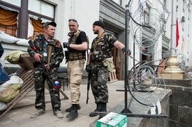 Separatisté na východě Ukrajiny se snaží zmařit nadcházející prezidentské volby.