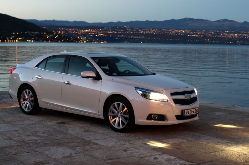 Chevrolet Malibu míří do servisu.