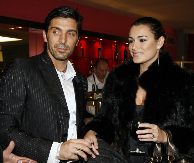 Gianluigi Buffon s Alenou Šeredovou.