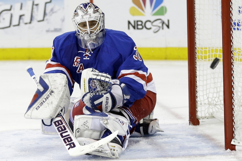 Brankářská opora Rangers Henrik Lundqvist.