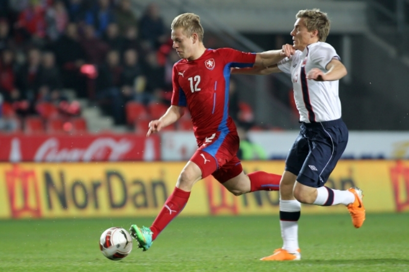 Útočník národního týmu Matěj Vydra (vlevo) se na remíze 2:2 podílel jedním gólem.
