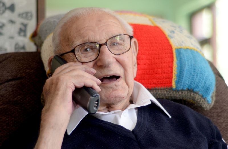 Sir Nicholas Winton se kvůli zdraví nemůže dostavit do Prahy.
